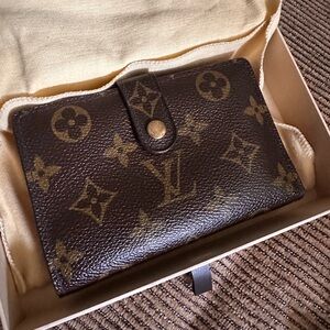 Louis Vuitton Monogram Canvas French Kisslock wallet with box and dust bag